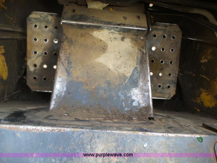 image for item K4573 1999 John Deere 240 skid steer