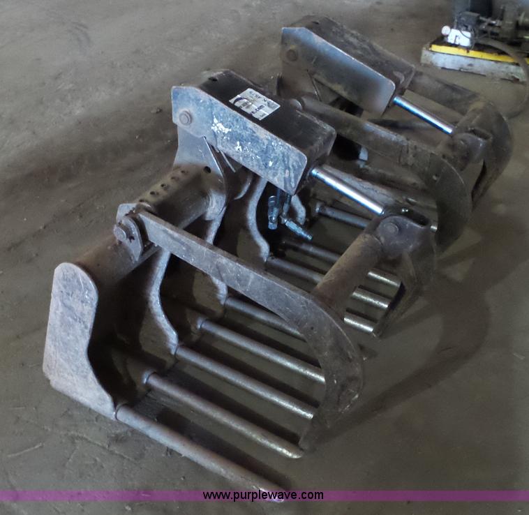 image for item K4575 Melroe/Ingersoll skid steer rock grapple bucket