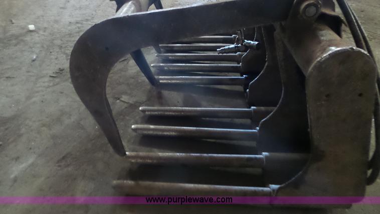 image for item K4575 Melroe/Ingersoll skid steer rock grapple bucket