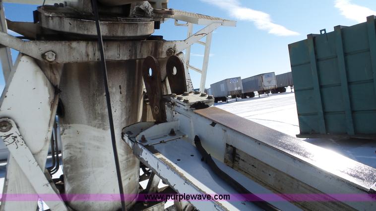 image for item K4577 2000 IMT 16000 Series II crane