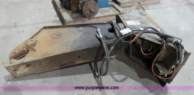 image for item L3979 LaBounty MSD7R skid steer metal shear