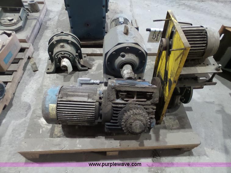 image for item L3980 Assorted electric motors and parts