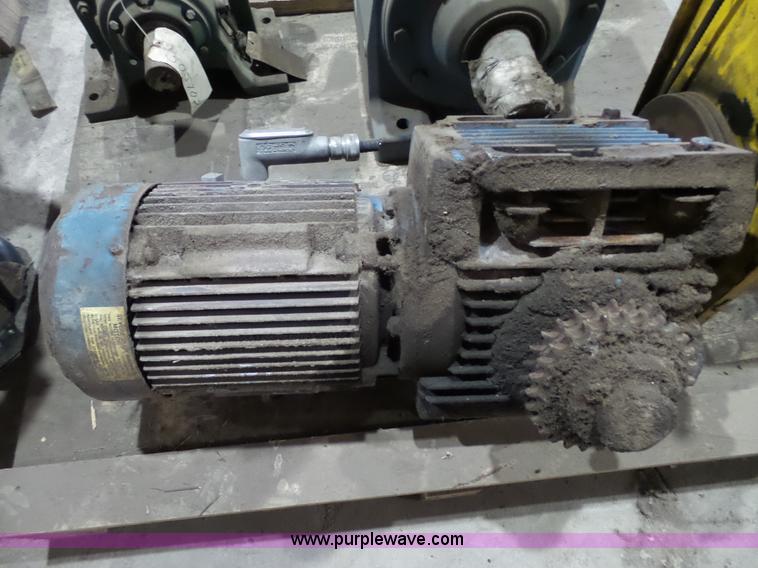 image for item L3980 Assorted electric motors and parts