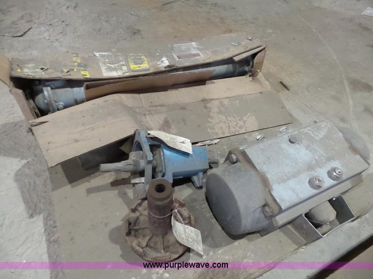 image for item L3980 Assorted electric motors and parts