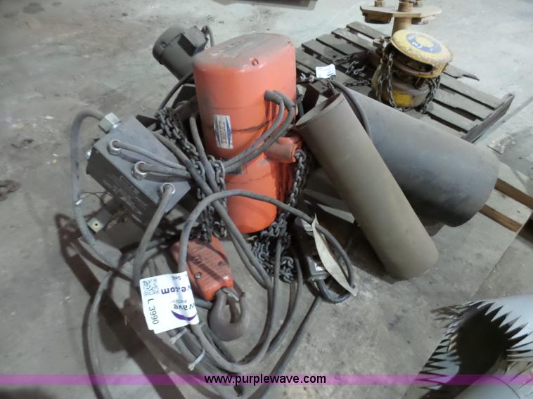 image for item L3990 CM overhead hoist