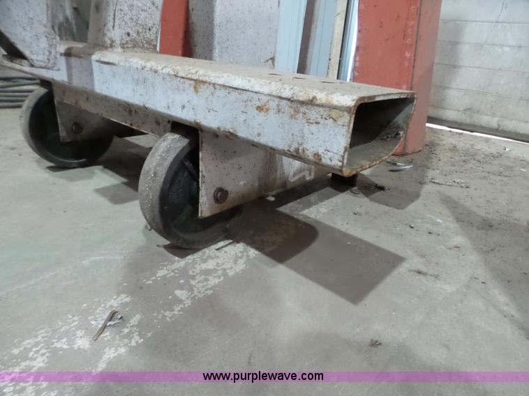 image for item L3997 Power Team hydraulic grapple