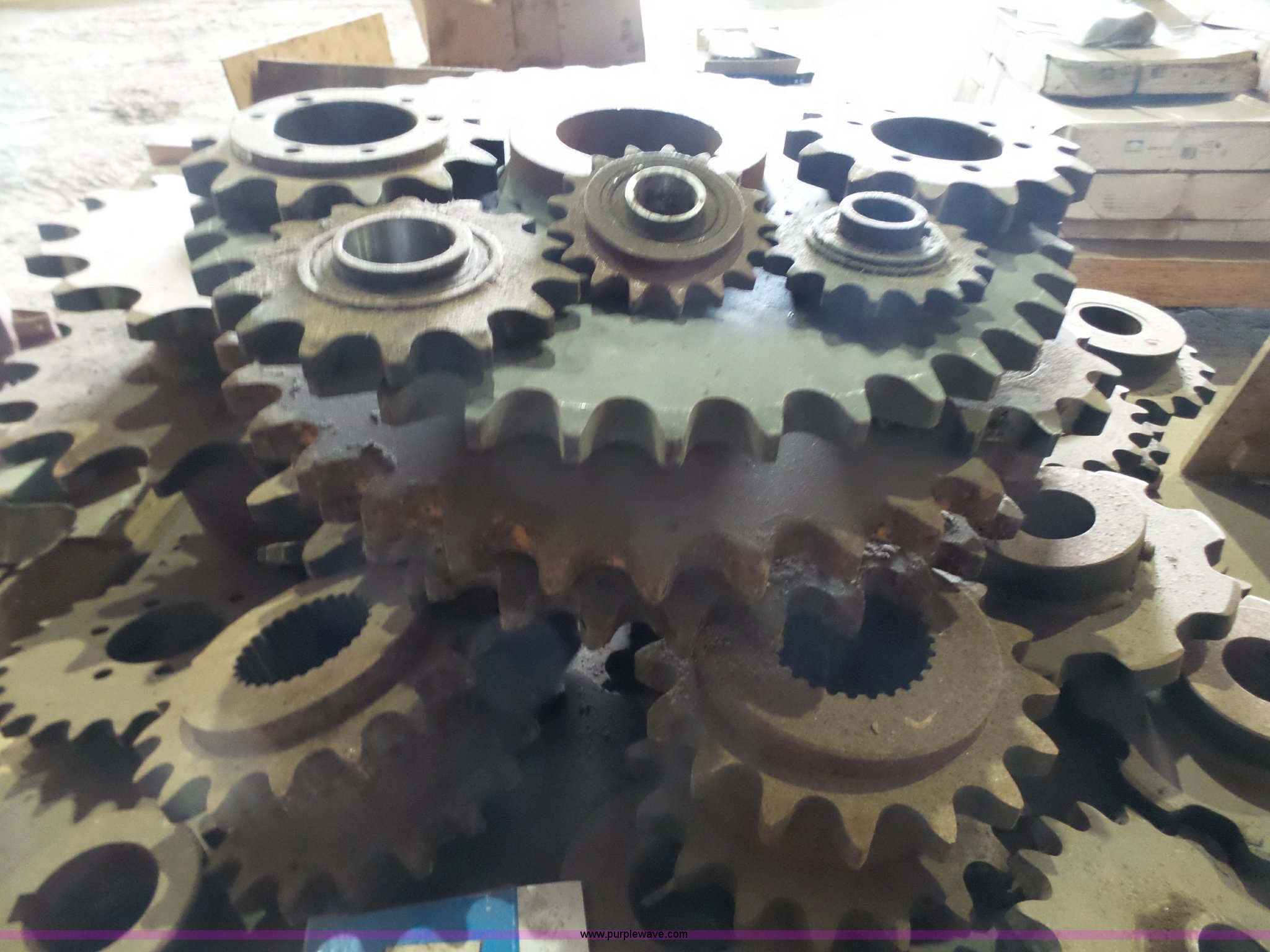 Assorted sprockets in Ironton, MN Item L3976 sold Purple Wave