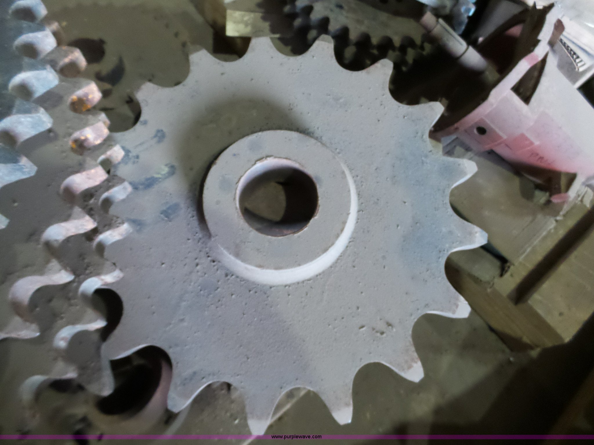 Assorted sprockets in Ironton, MN Item L3976 sold Purple Wave