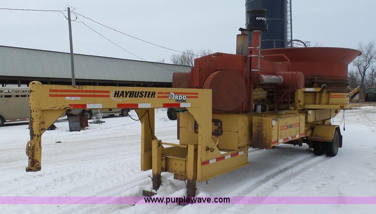 image for item BH9423 1992 HayBuster H-1100E tub grinder