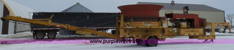 image for item BH9423 1992 HayBuster H-1100E tub grinder