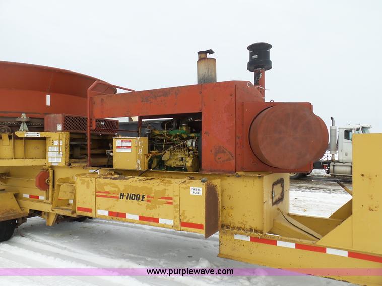 image for item BH9423 1992 HayBuster H-1100E tub grinder