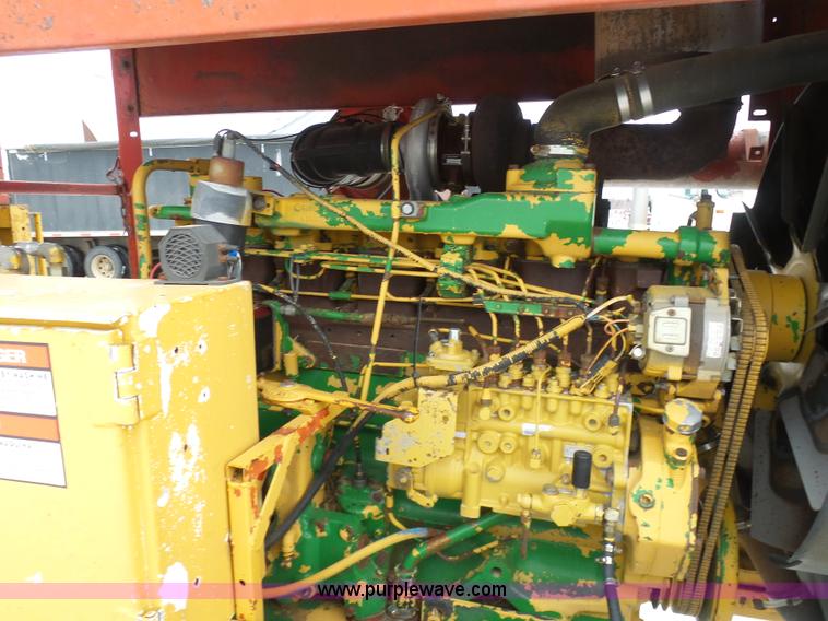 image for item BH9423 1992 HayBuster H-1100E tub grinder