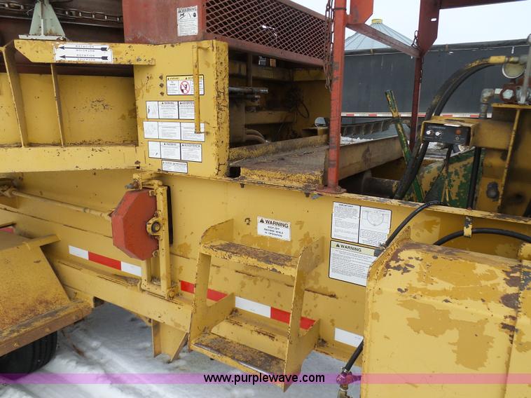 image for item BH9423 1992 HayBuster H-1100E tub grinder