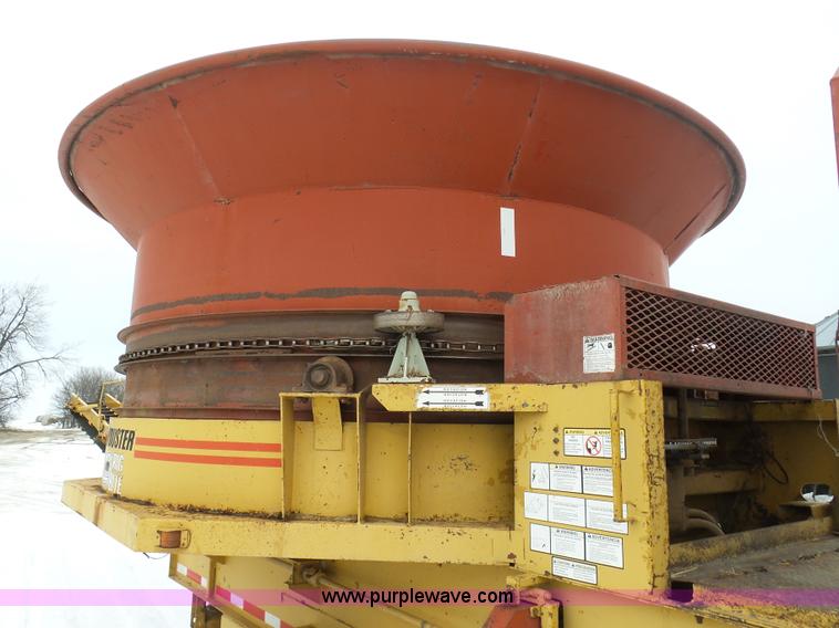 image for item BH9423 1992 HayBuster H-1100E tub grinder