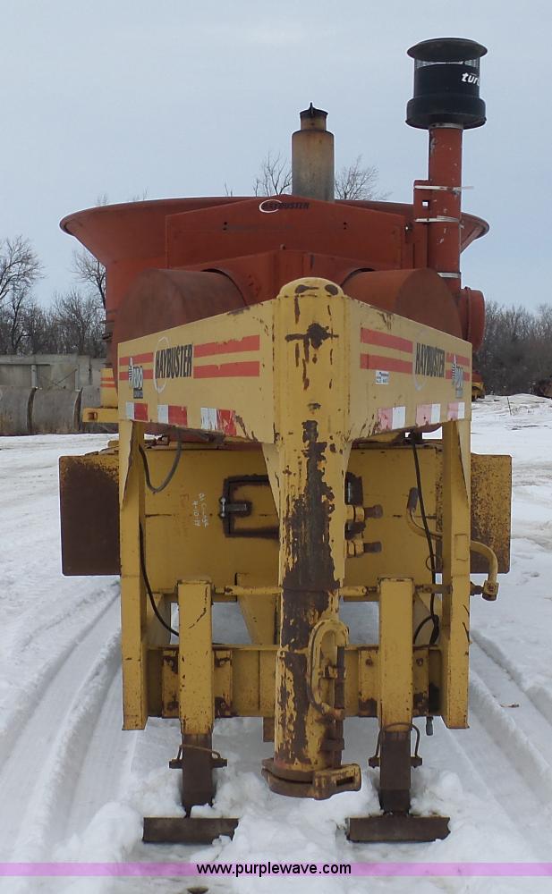 image for item BH9423 1992 HayBuster H-1100E tub grinder