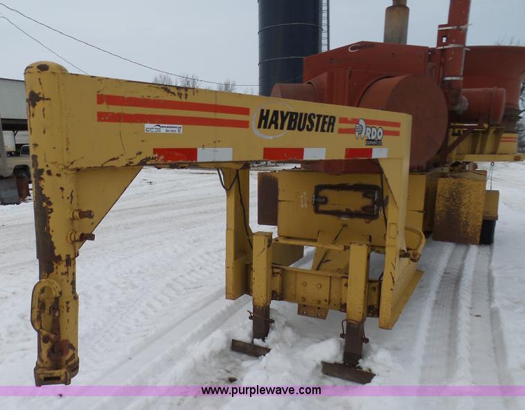 image for item BH9423 1992 HayBuster H-1100E tub grinder