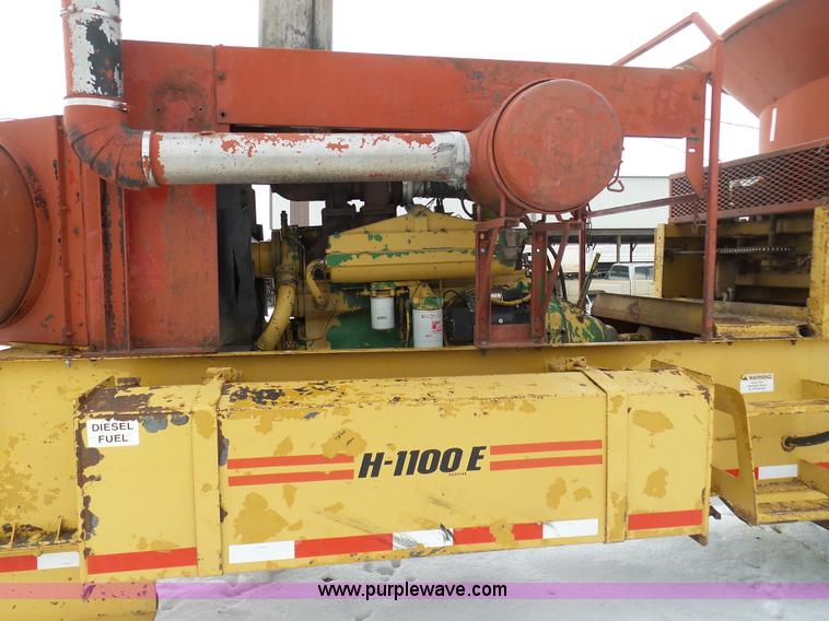 image for item BH9423 1992 HayBuster H-1100E tub grinder