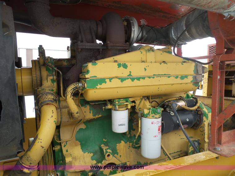 image for item BH9423 1992 HayBuster H-1100E tub grinder