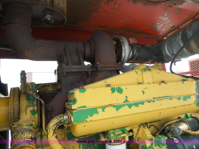 image for item BH9423 1992 HayBuster H-1100E tub grinder