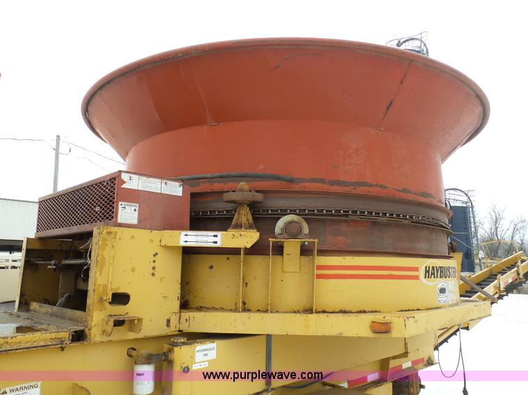 image for item BH9423 1992 HayBuster H-1100E tub grinder