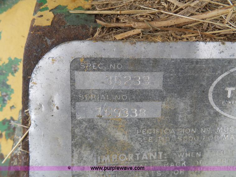 image for item BH9423 1992 HayBuster H-1100E tub grinder