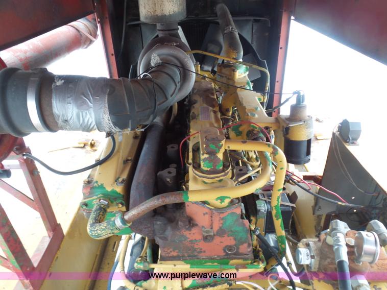 image for item BH9423 1992 HayBuster H-1100E tub grinder