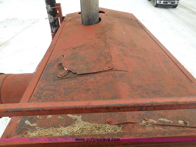 image for item BH9423 1992 HayBuster H-1100E tub grinder