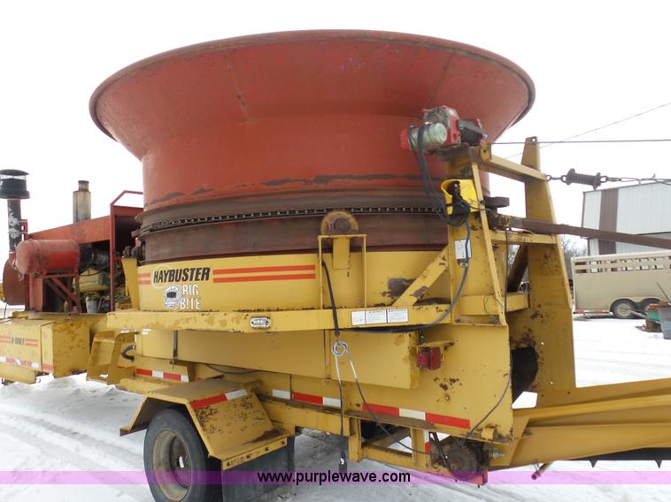 image for item BH9423 1992 HayBuster H-1100E tub grinder