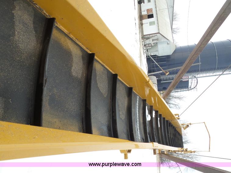 image for item BH9423 1992 HayBuster H-1100E tub grinder