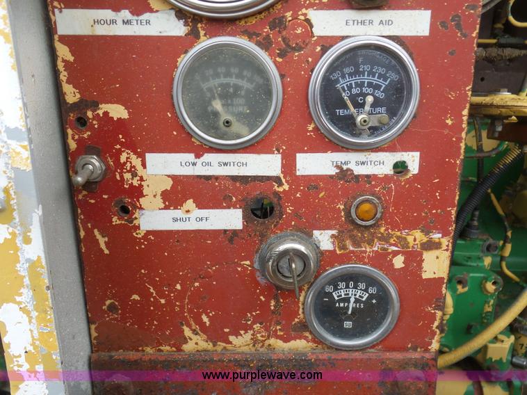 image for item BH9423 1992 HayBuster H-1100E tub grinder