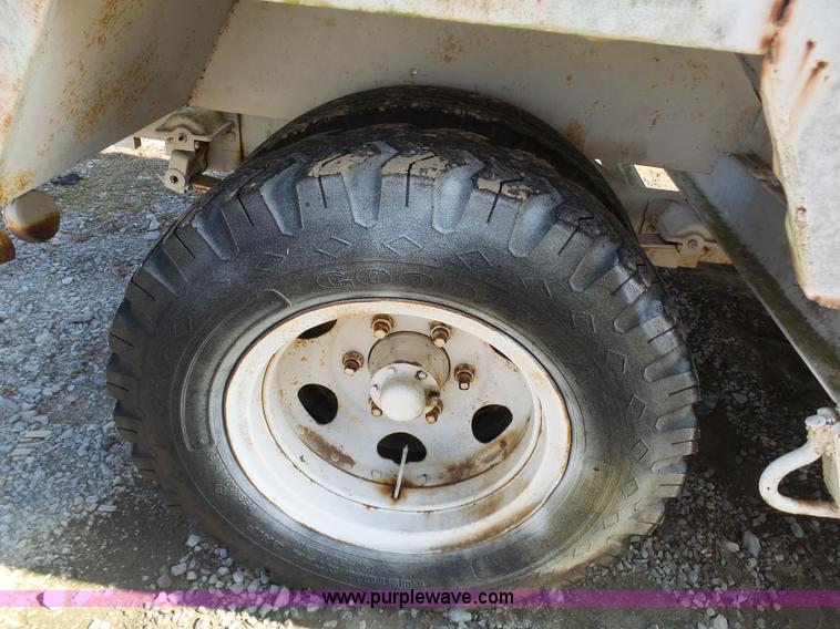 image for item BI9233 Shop built hopper bottom grain cart