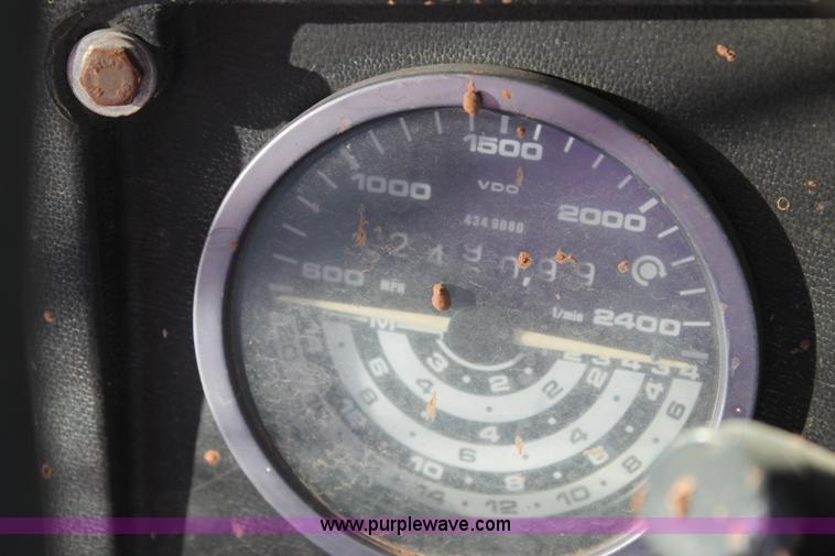 image for item BJ9343 1986 Deutz Allis 7120 tractor