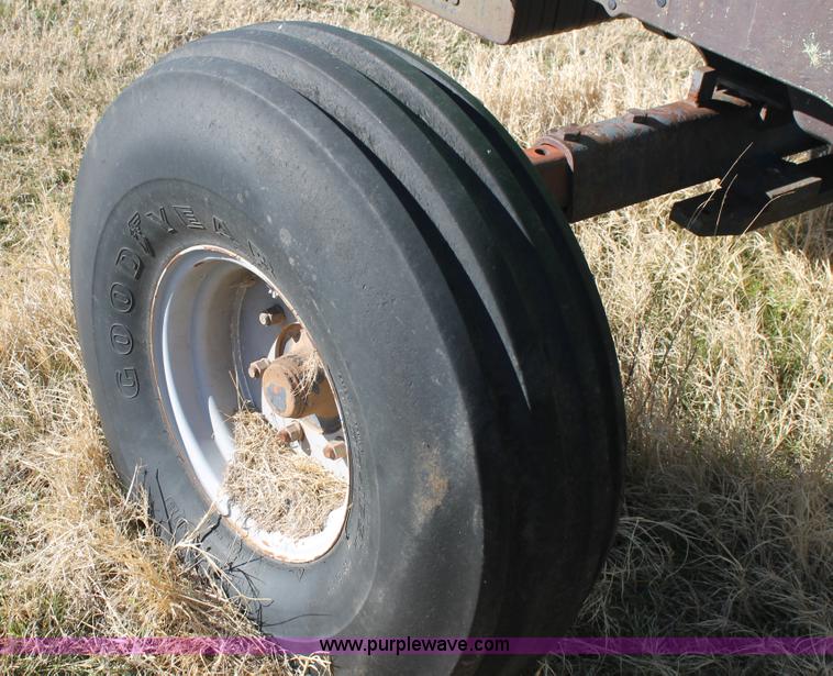 image for item BJ9343 1986 Deutz Allis 7120 tractor