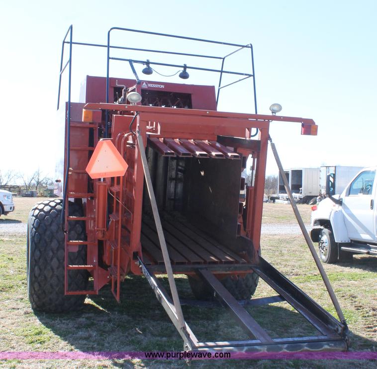 image for item BJ9350 2002 Hesston 4910 square baler
