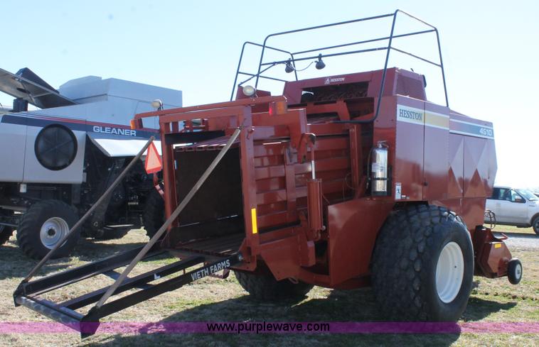 image for item BJ9350 2002 Hesston 4910 square baler