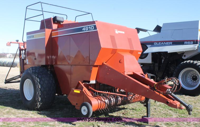 image for item BJ9350 2002 Hesston 4910 square baler