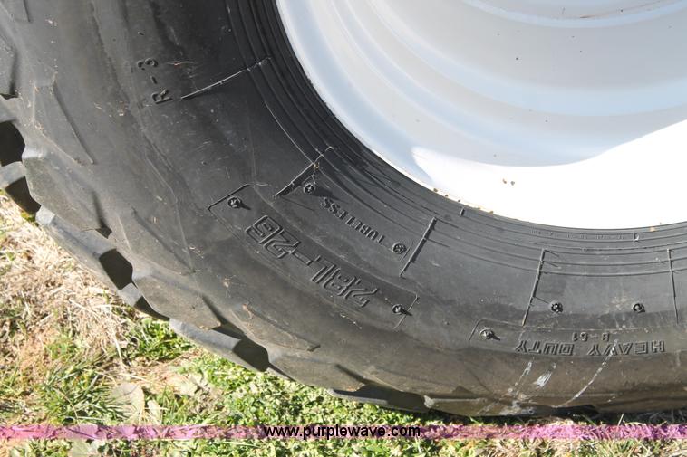 image for item BJ9350 2002 Hesston 4910 square baler