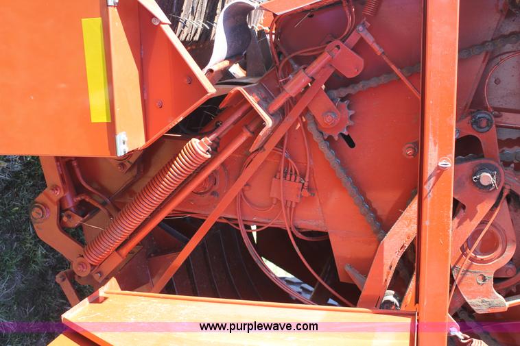 image for item BJ9350 2002 Hesston 4910 square baler