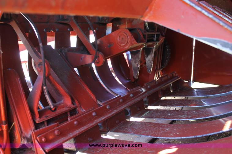 image for item BJ9350 2002 Hesston 4910 square baler