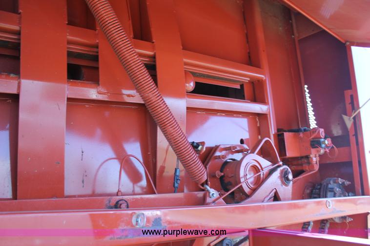 image for item BJ9350 2002 Hesston 4910 square baler