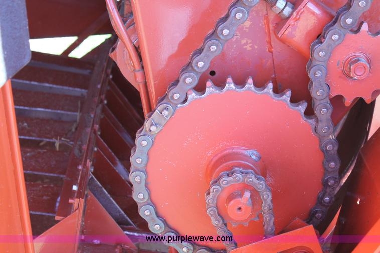 image for item BJ9350 2002 Hesston 4910 square baler