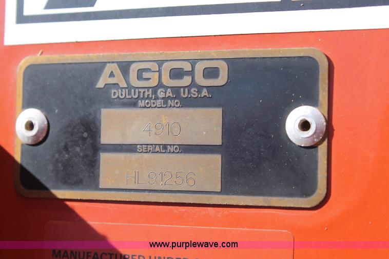 image for item BJ9350 2002 Hesston 4910 square baler