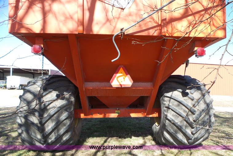 image for item BL9675 UFT 500 grain cart