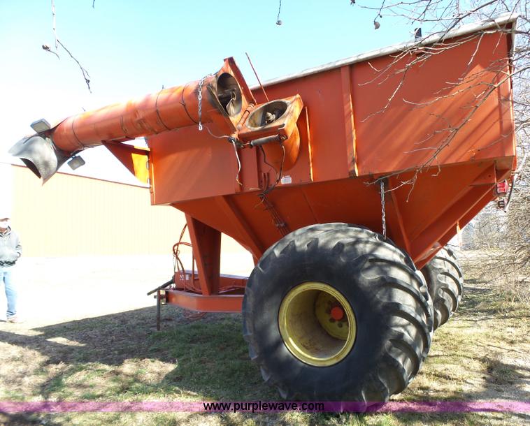 image for item BL9675 UFT 500 grain cart