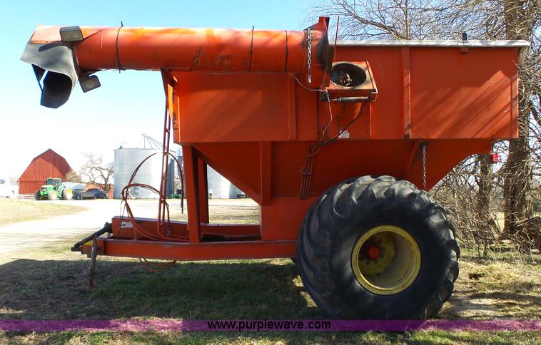 image for item BL9675 UFT 500 grain cart