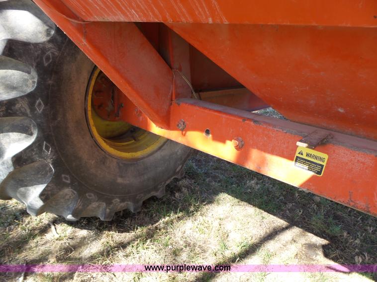 image for item BL9675 UFT 500 grain cart