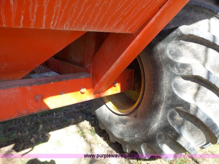 image for item BL9675 UFT 500 grain cart