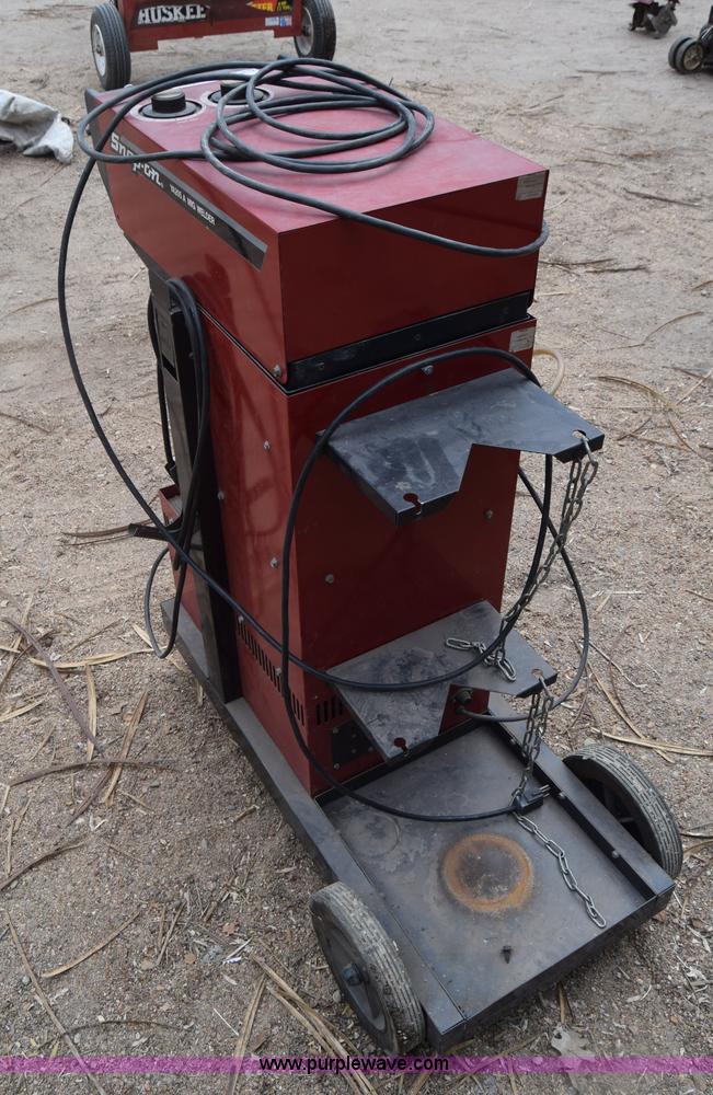 image for item BX9844 Snap-on YA205A mig welder