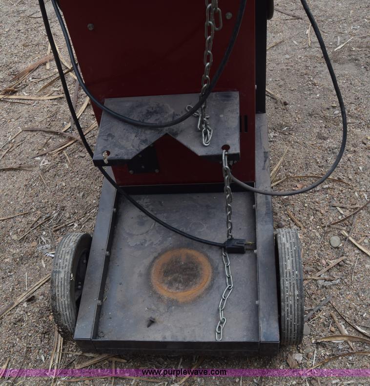 image for item BX9844 Snap-on YA205A mig welder