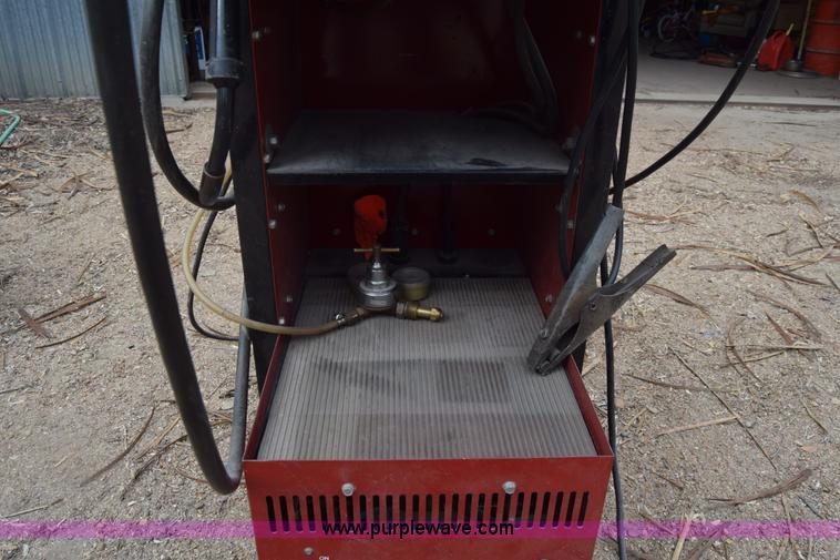 image for item BX9844 Snap-on YA205A mig welder